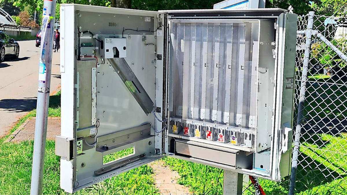 Aufbrüche in Stuttgart-Degerloch: Zwei Zigarettenautomaten auf der Waldau leer geräumt