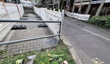 Auto in Stuttgart in Gruppe gefahren: Fuss e.V. kritisiert Wegeführung nach tödlichem Unfall am Olgaeck