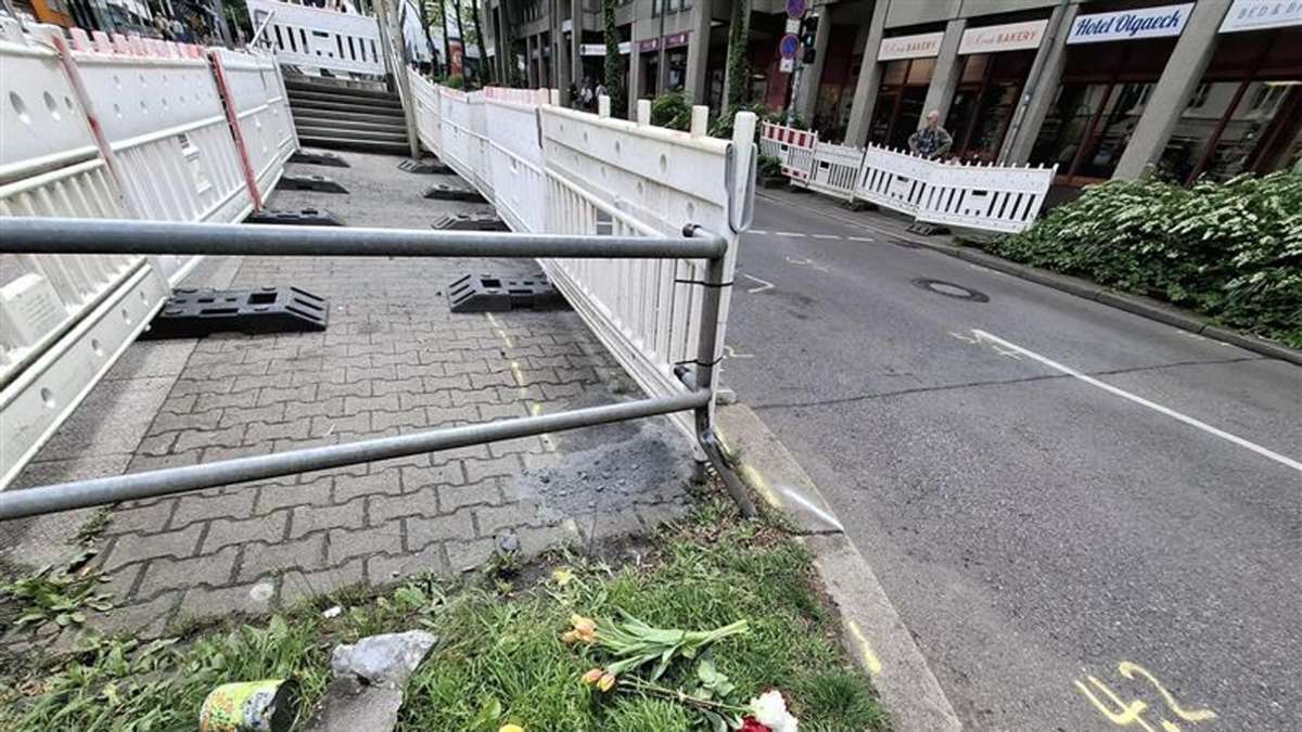 Auto in Stuttgart in Gruppe gefahren: Fuss e.V. kritisiert Wegeführung nach tödlichem Unfall am Olgaeck