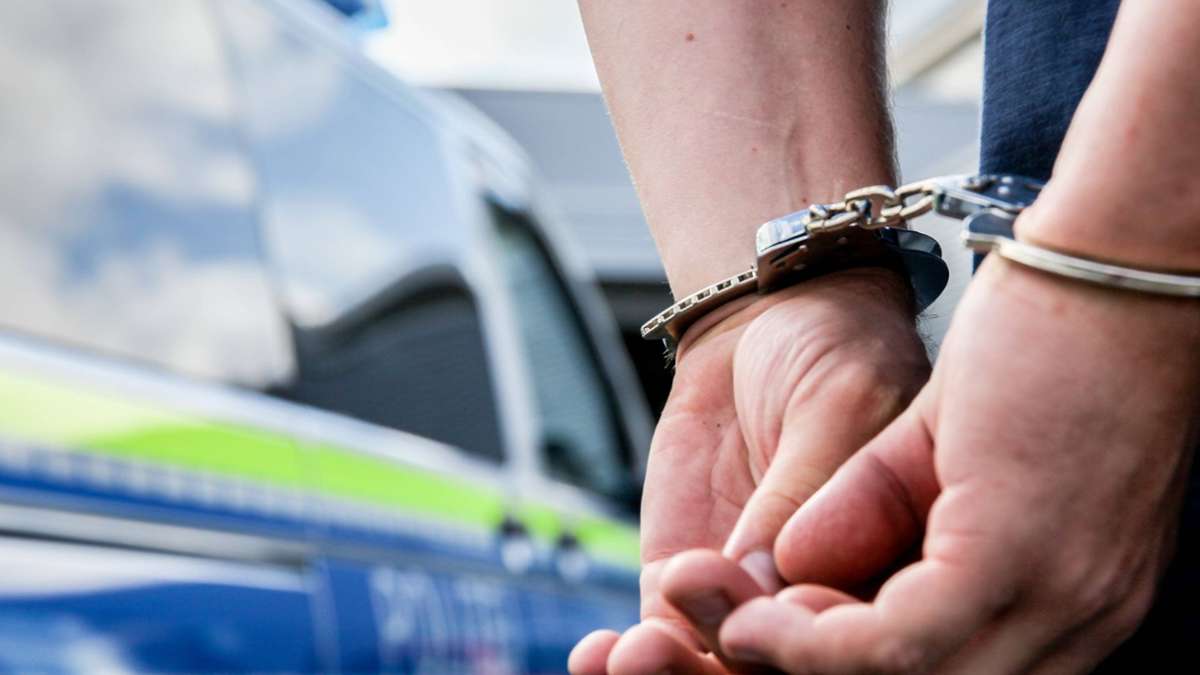 Messerangriff in Wiesbaden: 86-Jähriger in Park erstochen – Verdächtiger an Tatort festgenommen
