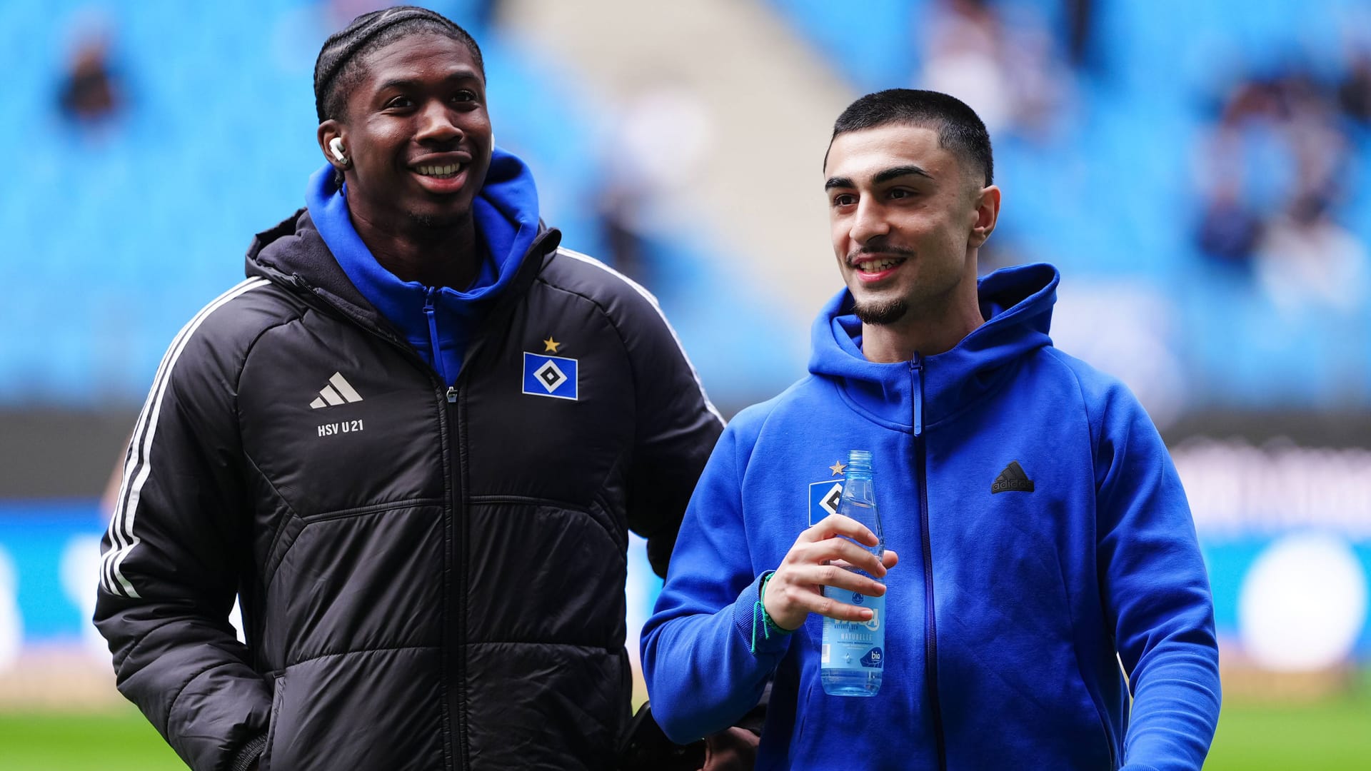 Milad Nejad (r.) neben Mitspieler Joel Agyekum: Der Kapitän der HSV-U21 verlässt die Hamburger nach 13 Jahren und wechselt in die 3. Liga.