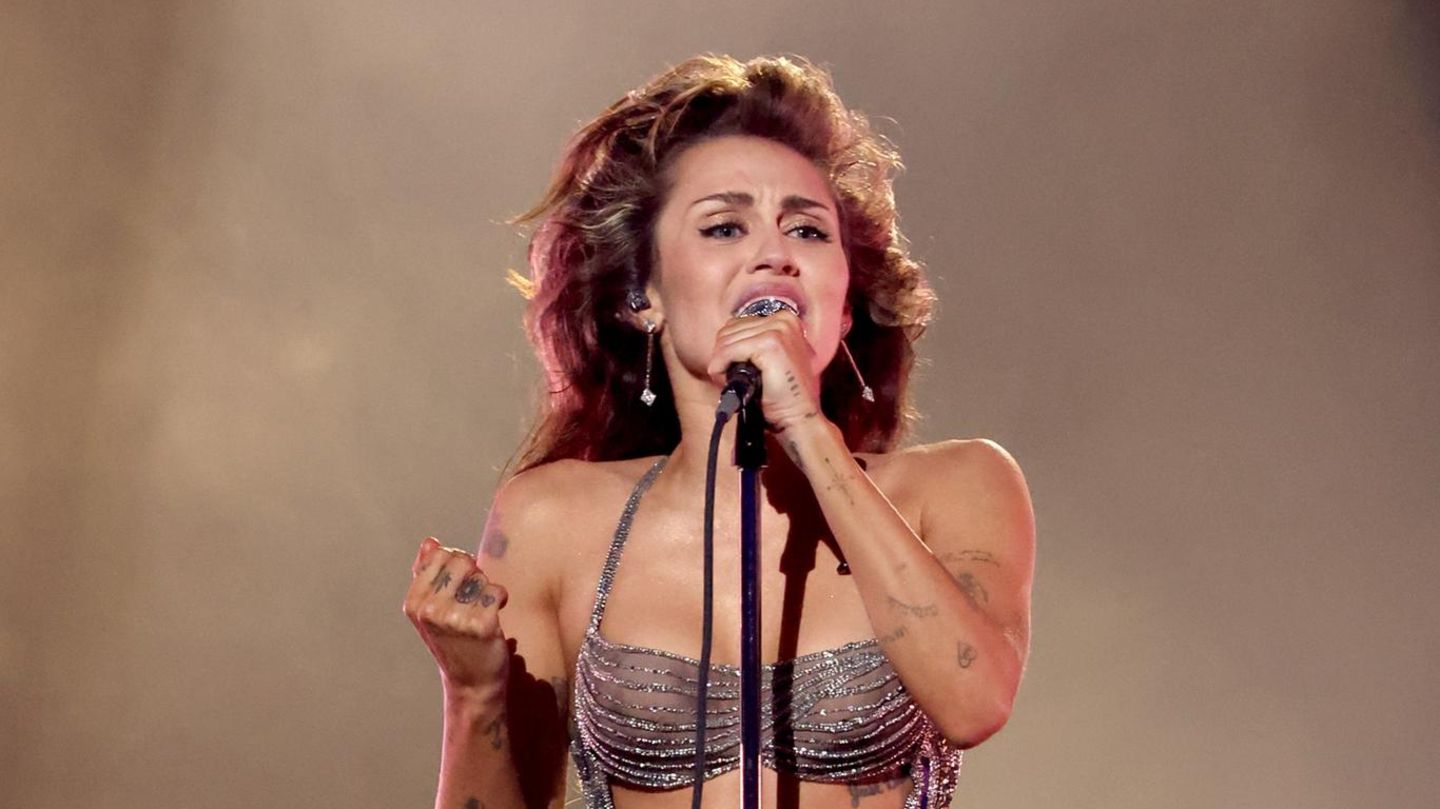 Miley Cyrus: "Notfall"! Eierstockzyste platzte während TV-Auftritt