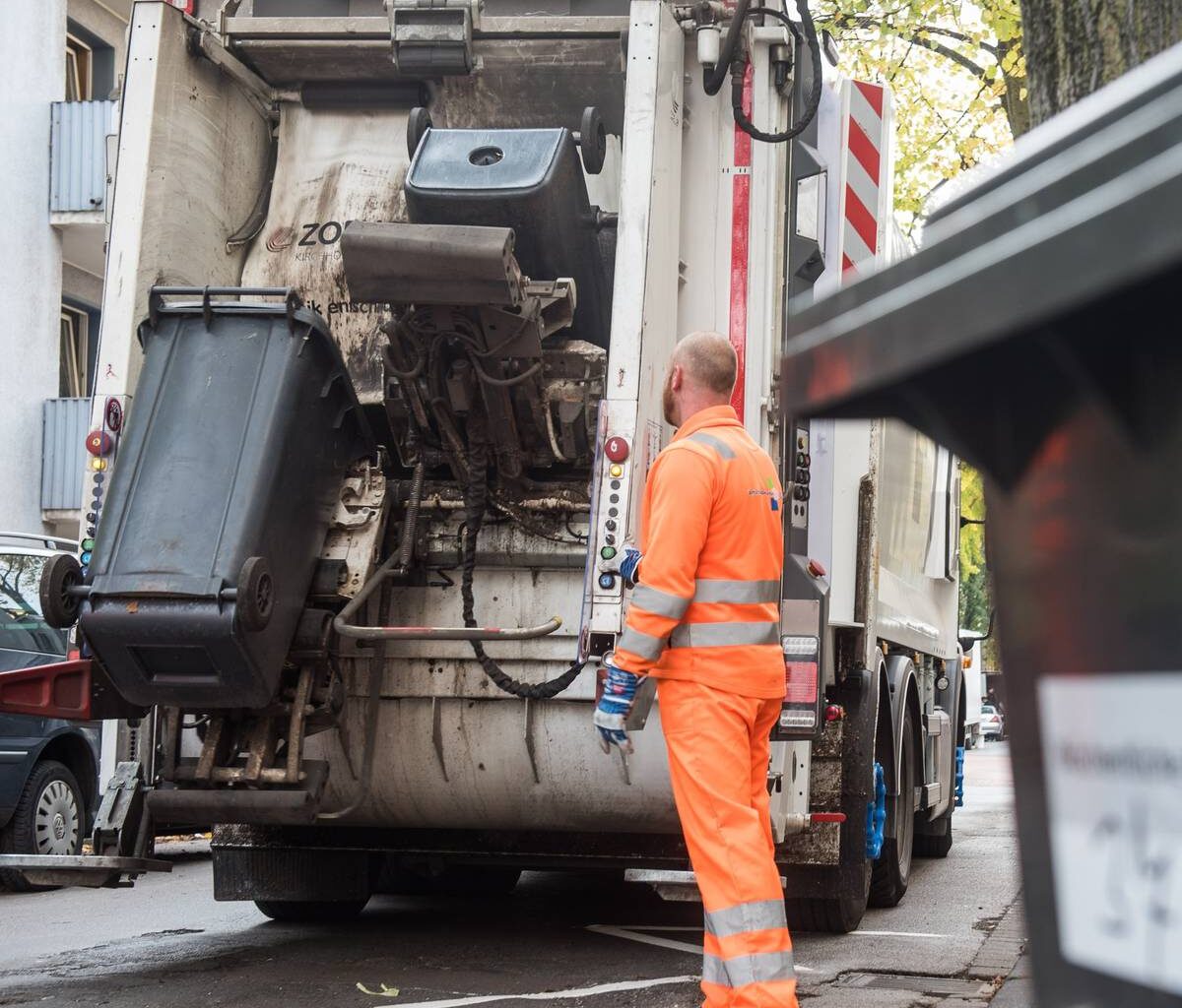 Christi Himmelfahrt: Müllabfuhr verschiebt sich – Stadt macht Brückentag