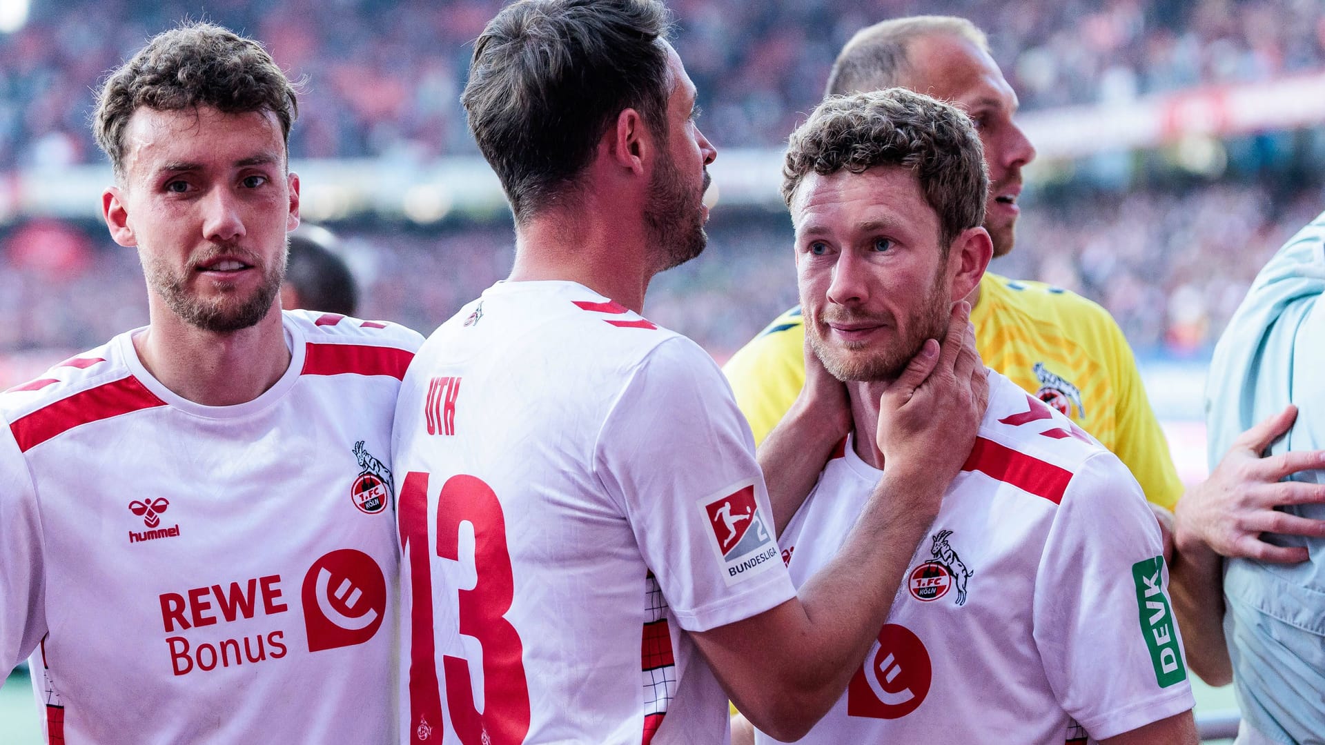 Müssen ihre Aufstiegsparty noch einmal verschieben: (v.l.) Luca Waldschmidt, Mark Uth und Florian Kainz.