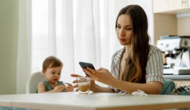 Wie die Smartphonenutzung der Eltern Kleinkinder beeinflusst