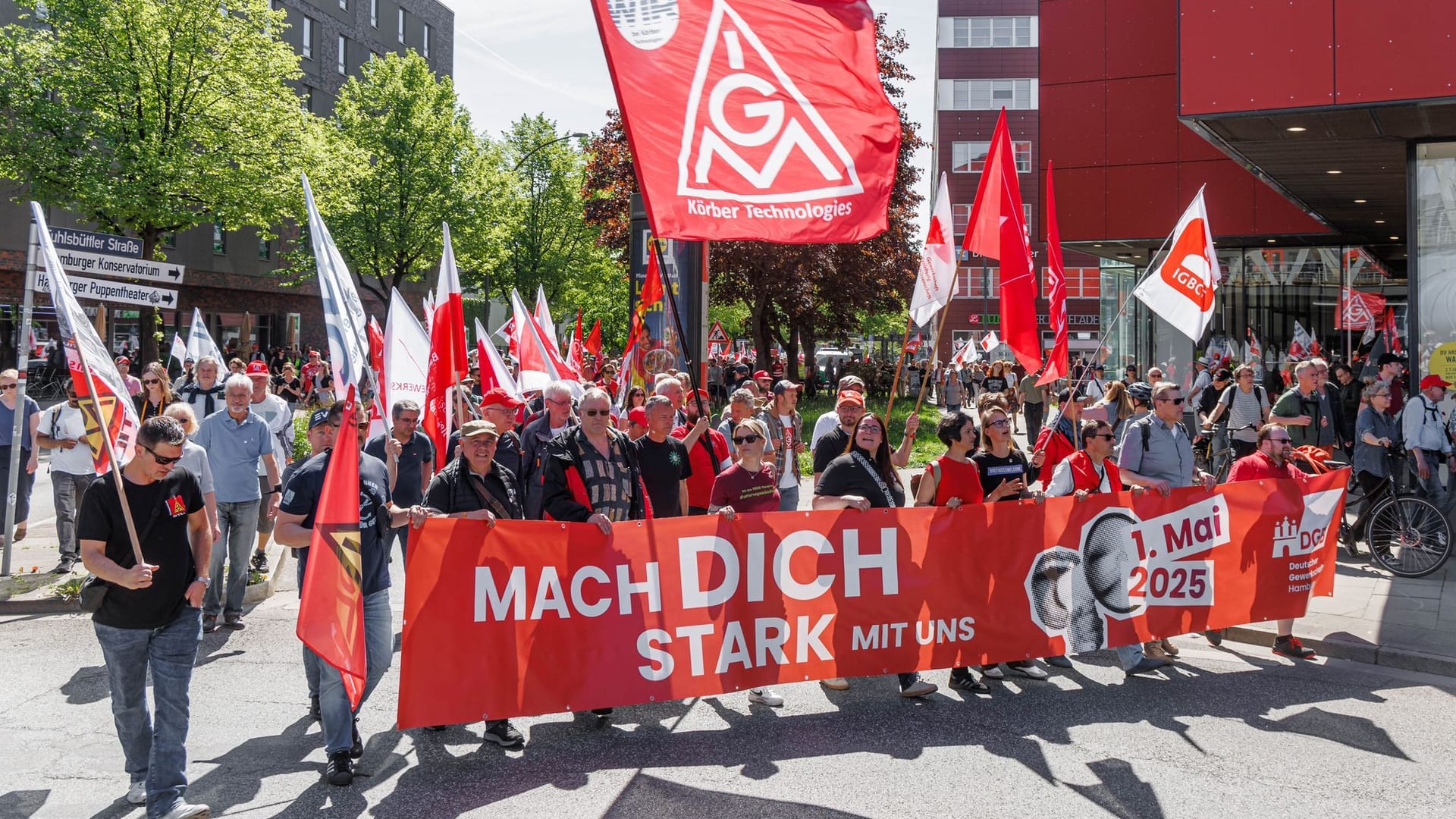 Demonstrationen zum 1. Mai in Hamburg