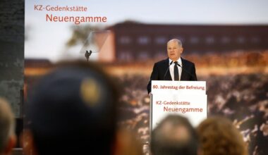 Bewegende Gedenkfeier im ehemaligen KZ Neuengamme | NDR.de - Nachrichten