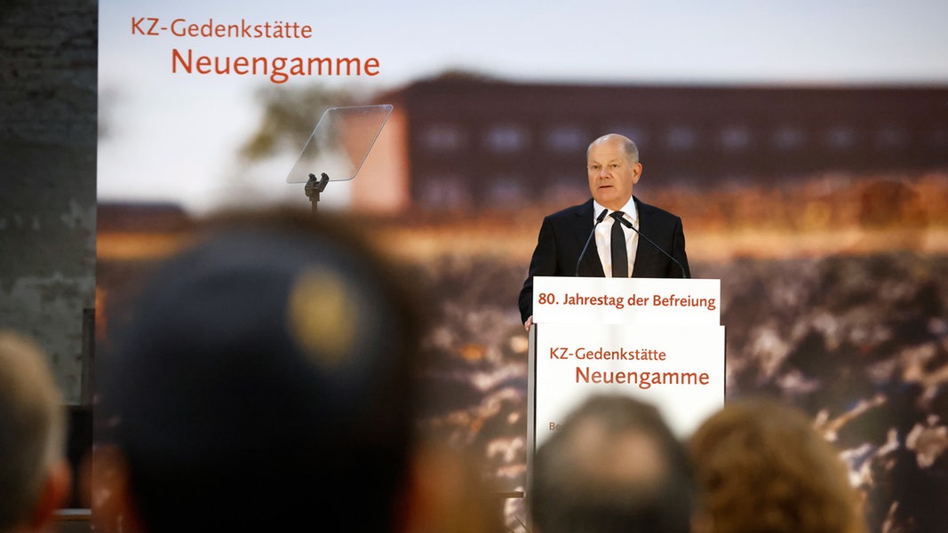 Bewegende Gedenkfeier im ehemaligen KZ Neuengamme | NDR.de - Nachrichten
