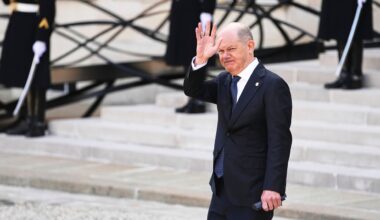 Zapfenstreich: Scholz wünscht sich "Respect" zum Abschied