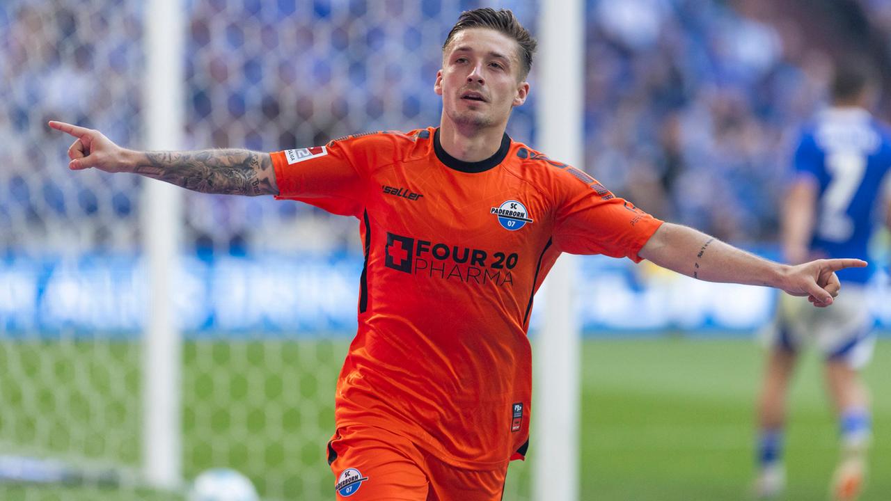 Paderborn macht Druck auf Hamburg und Köln