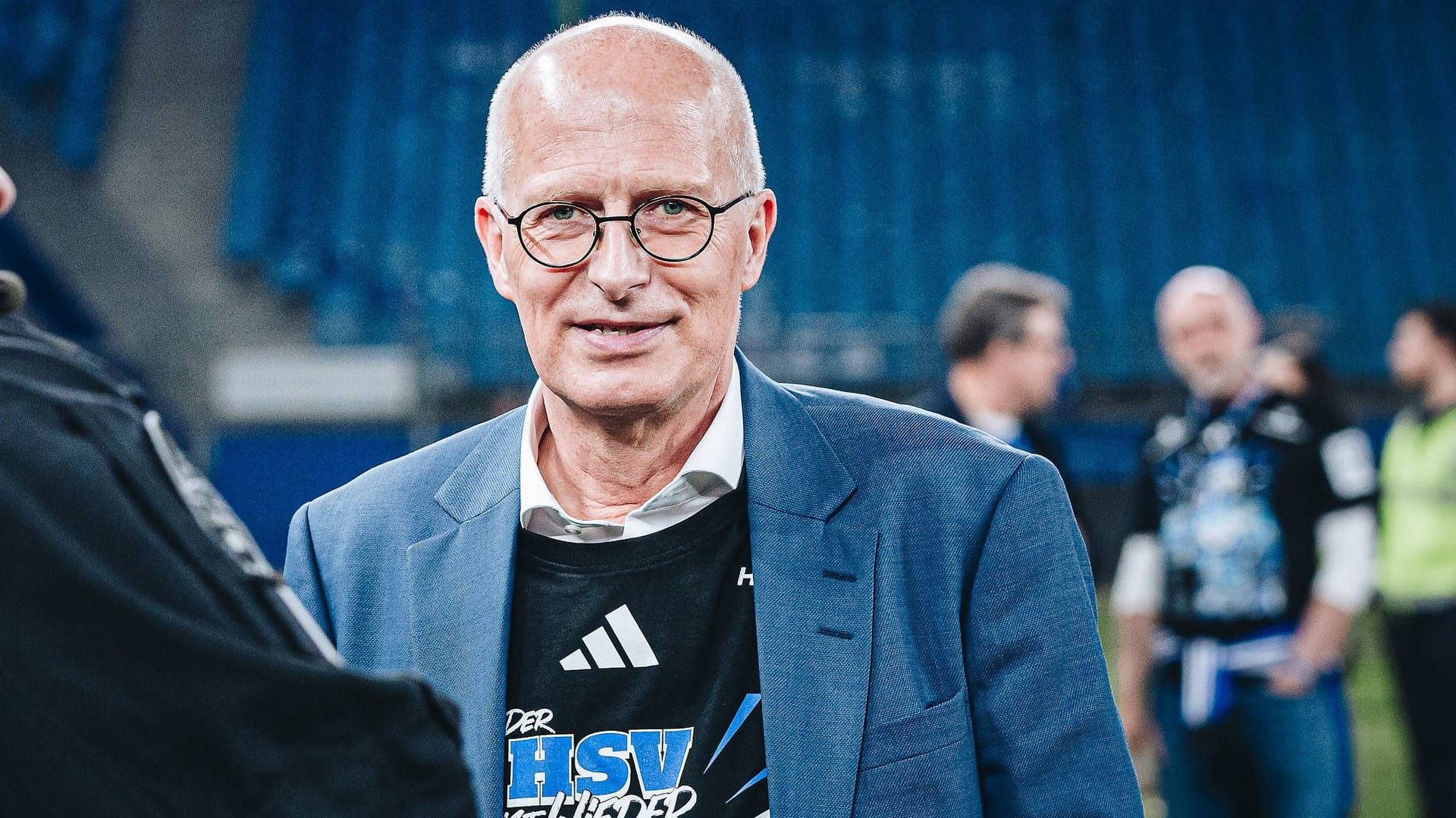 Peter Tschentscher im Volksparkstadion: Hamburgs Bürgermeister war bei der Aufstiegsparty des HSV am Samstag mit dabei.