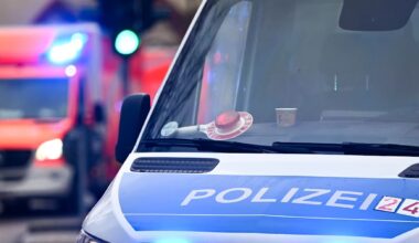 Frau fährt Dreijährigen an – und wird dann von ihrem eigenen Auto schwer verletzt