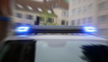 Bremen: Passant entdeckt Leiche im Auto | NDR.de - Nachrichten - Niedersachsen