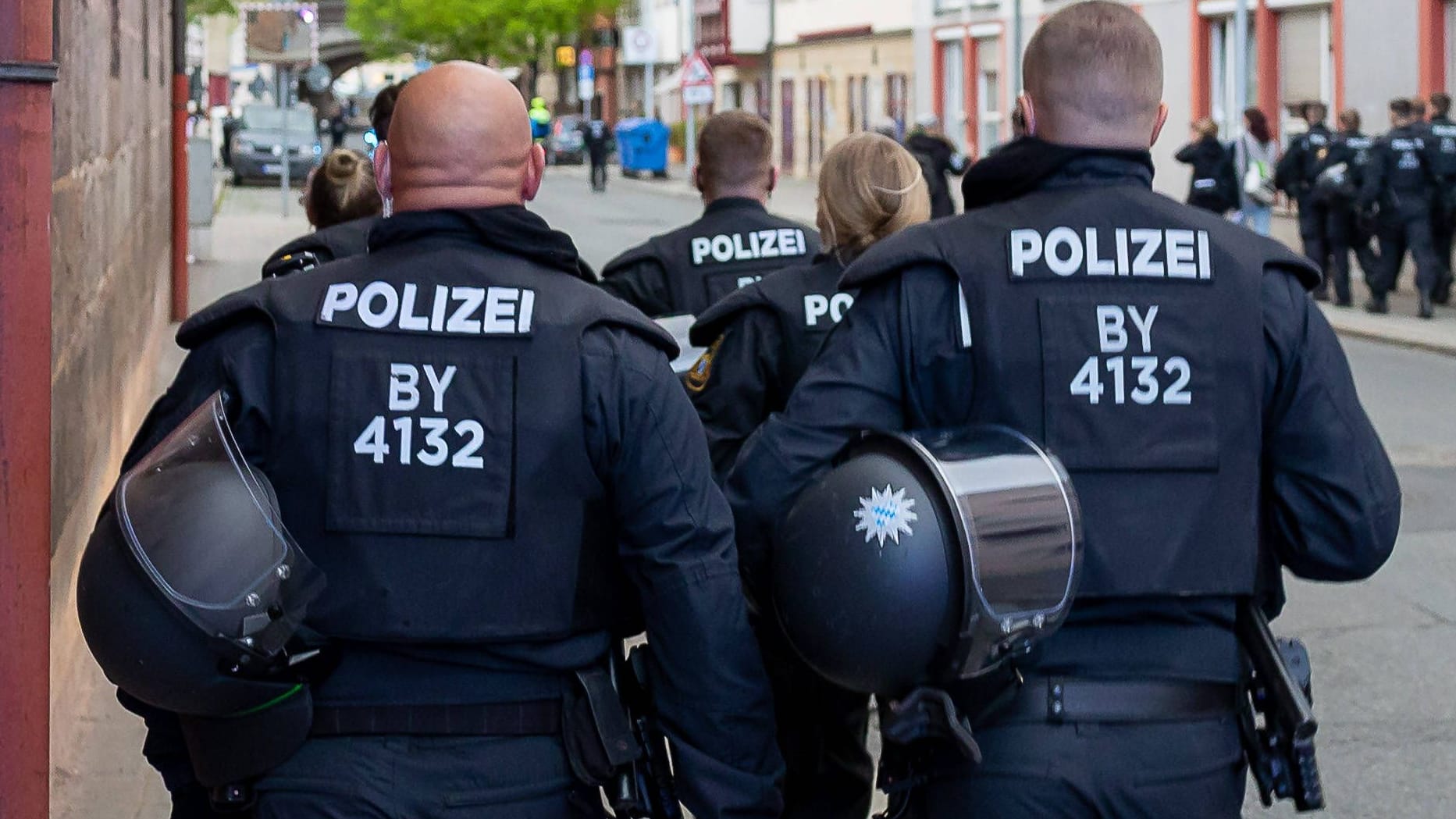 Polizeieinsatz in Nürnberg (Archivbild): Die Beamten mussten am Montagabend mehrfach eingreifen.