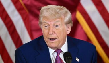 Trumps Augen werden schwer, immer schwerer...