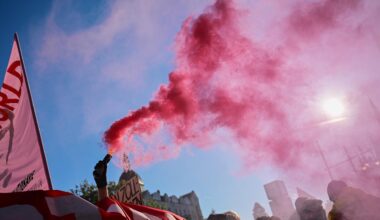 Berlin: Tausende ziehen bei Mai-Demonstration linker Gruppen durch Berlin-Kreuzberg