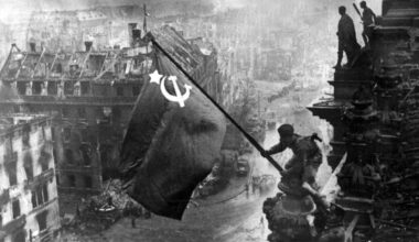 Berlin: Historiker zur Flaggenhissung am 2.5.1945: "Es ist das berühmteste manipulierte Foto der Weltgeschichte"