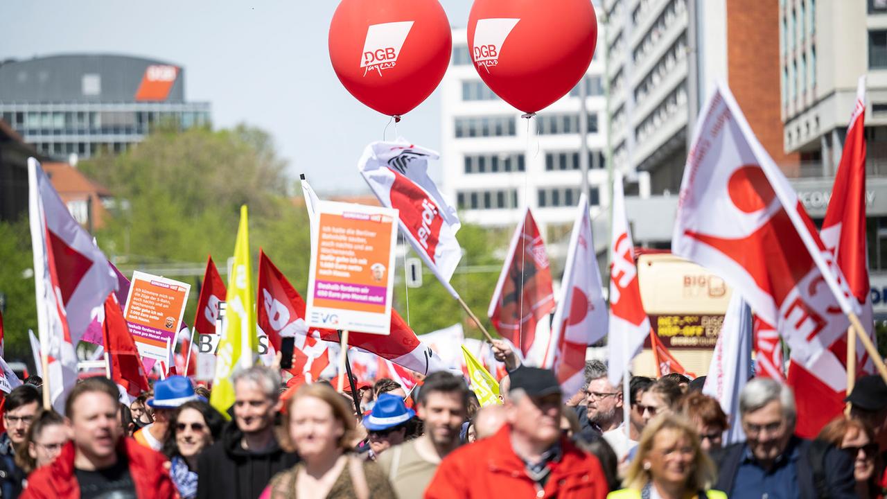 Brandenburg Berlin: Tag der Arbeit: Diese großen Demos finden am 1. Mai in Berlin statt
