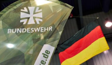 Berlin Brandenburg: Warum Tausende Minderjährige Postkarten von der Bundeswehr erhalten