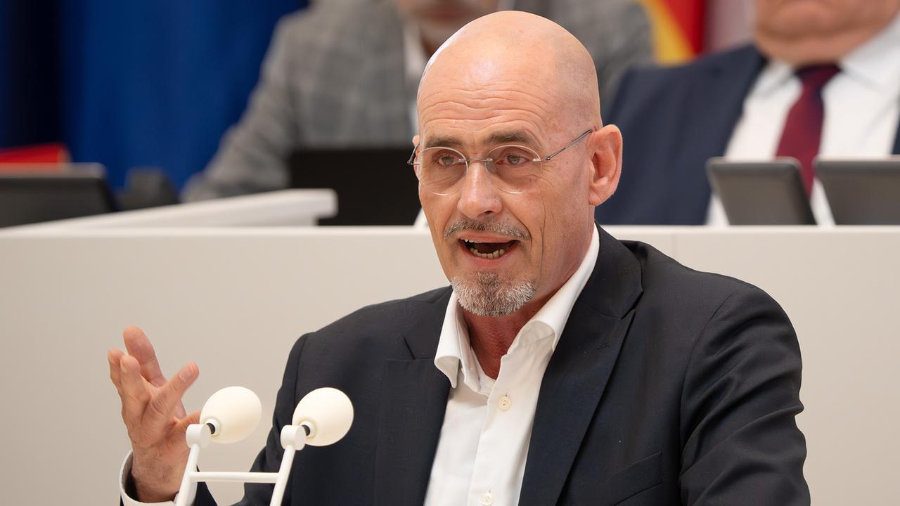 Brandenburg: BSW-Fraktionschef hat Zweifel an AfD-Einstufung als "gesichert rechtsextrem"