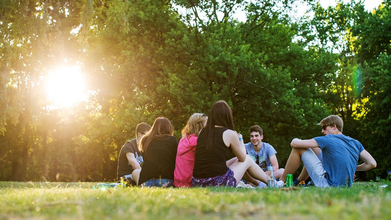 Berlin Brandenburg: Studie: Jugend in Deutschland im Krisenmodus