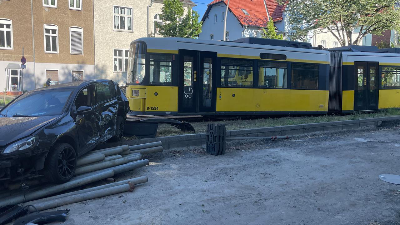 Berlin: Zug-Entgleisung: Vier Verletzte nach Tram-Unfall in Berlin-Karlshorst