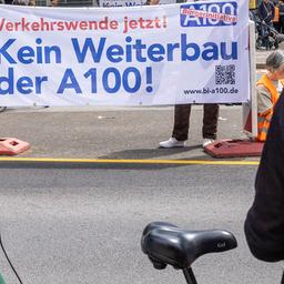 Archivbild: Demonstration gegen den Ausbau der A100 in Berlin am 04.05.2024. (Quelle: picture alliance/Eibner-Pressefoto/Jadranko Marja)