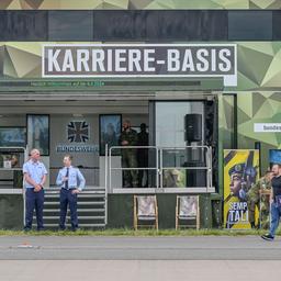 Pavillon der Bundeswehr, Karriere Basis, Rekrutierung, Werbung auf der ILA am 05.06.2024. (Quelle: IMAGO/Schoening)
