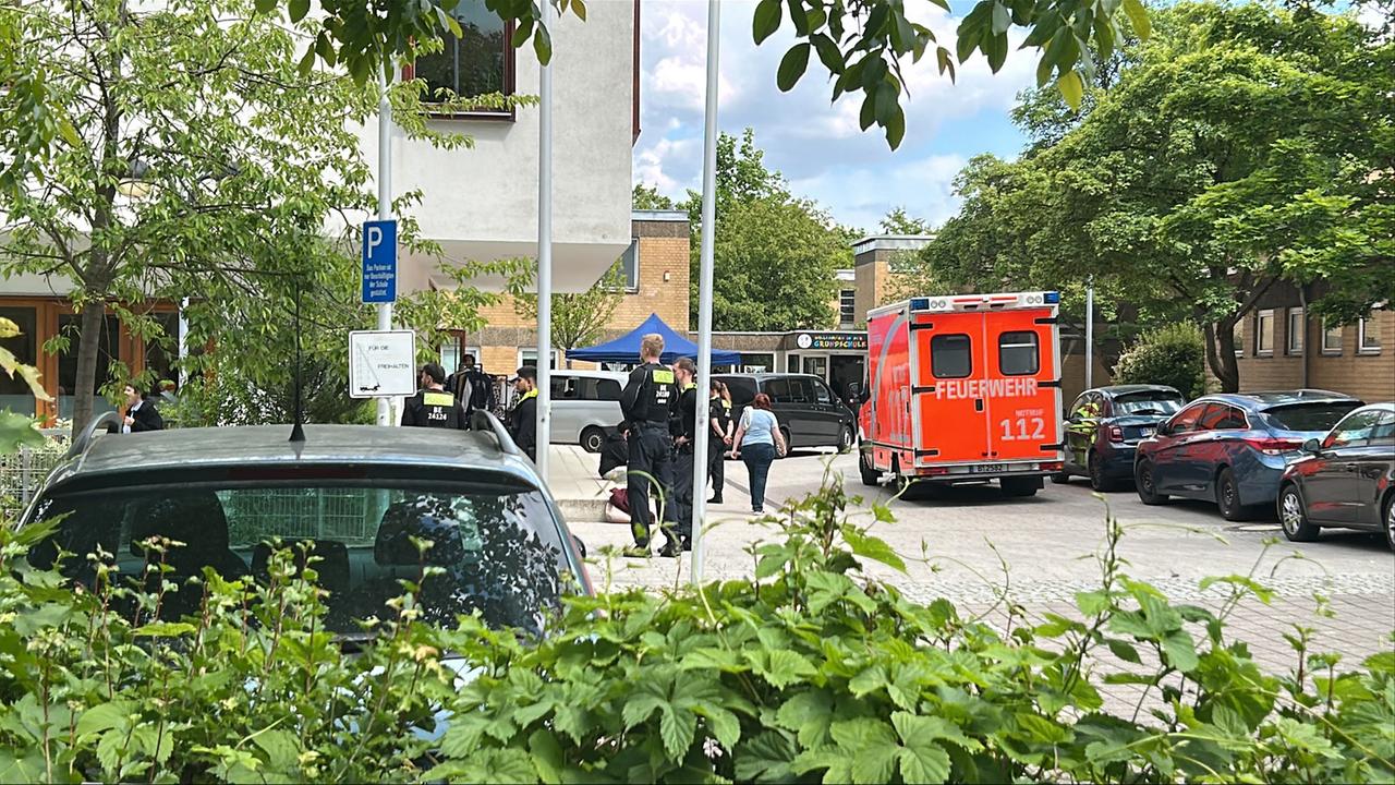Berlin: Grundschule in Berlin-Spandau: 13-Jähriger soll Mitschüler mit Stichwaffe schwer verletzt haben