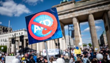 Brandenburg Berlin: Tausende Demonstrierende in Berlin und Brandenburg fordern AfD-Verbot