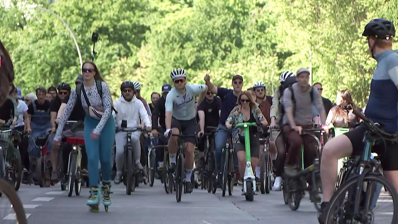 Berlin: 5.000 Menschen radeln gegen Ausbau der A100 durch Berlin