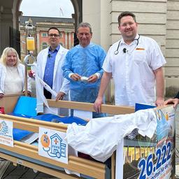 BVB / FREIE WÄHLER reichte Volksinitiative "Gesundheit ist keine Ware: Krankenhäuser und Praxen retten!" bei Landtagspräsidentin ein. (Quelle: bvb-fw.de)