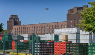 Berlin: Beschäftigte der Berliner-Kindl-Schultheiss-Brauerei legen Arbeit nieder