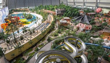 Brandenburg: Badegäste im Freizeitbad Tropical Islands klagen über Augenreizungen