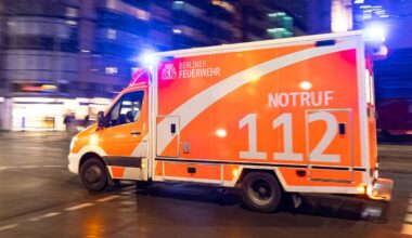 Mehrere beschädigte Autos, Messerstiche und ein schweigendes Opfer