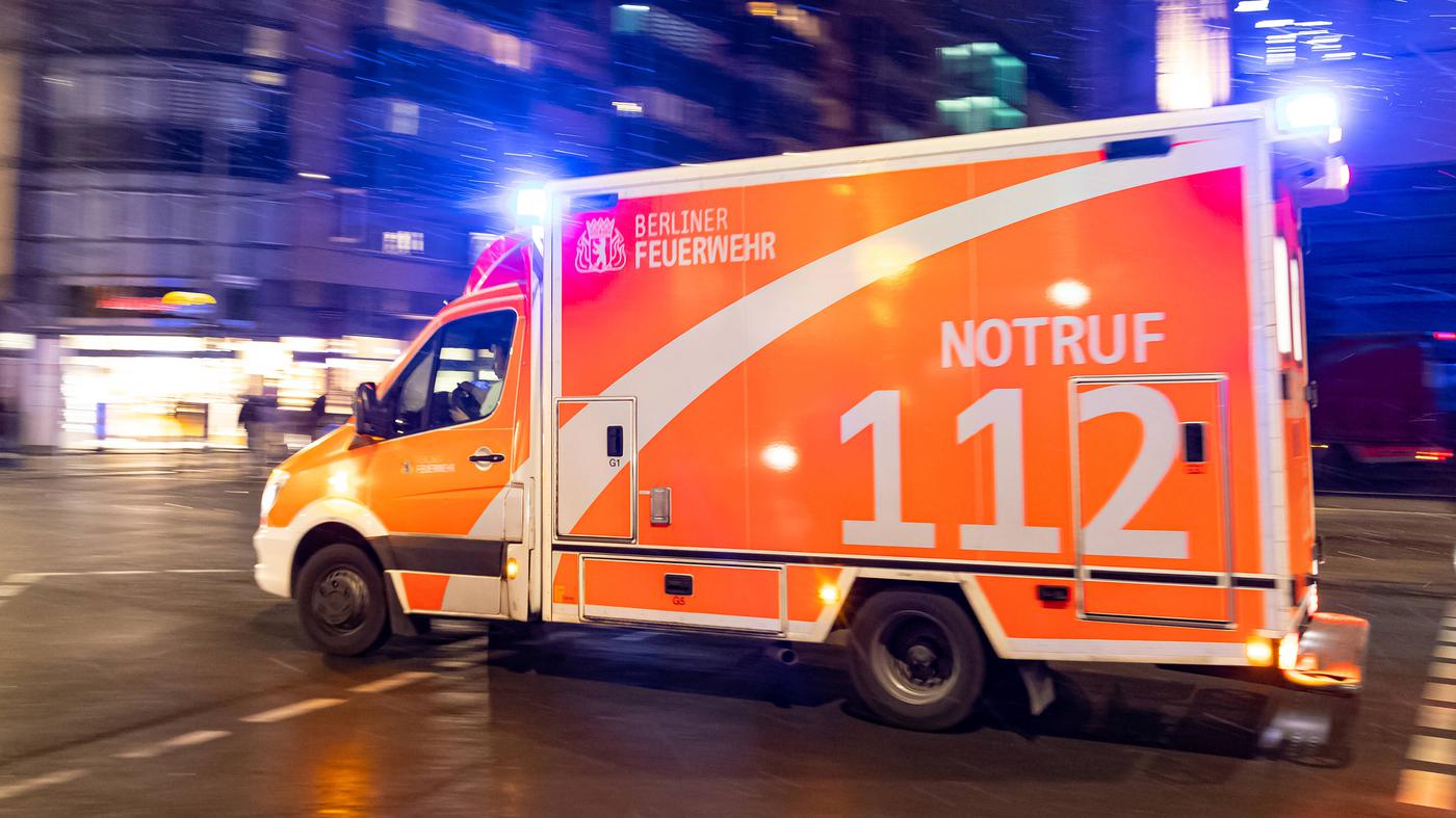 Mehrere beschädigte Autos, Messerstiche und ein schweigendes Opfer
