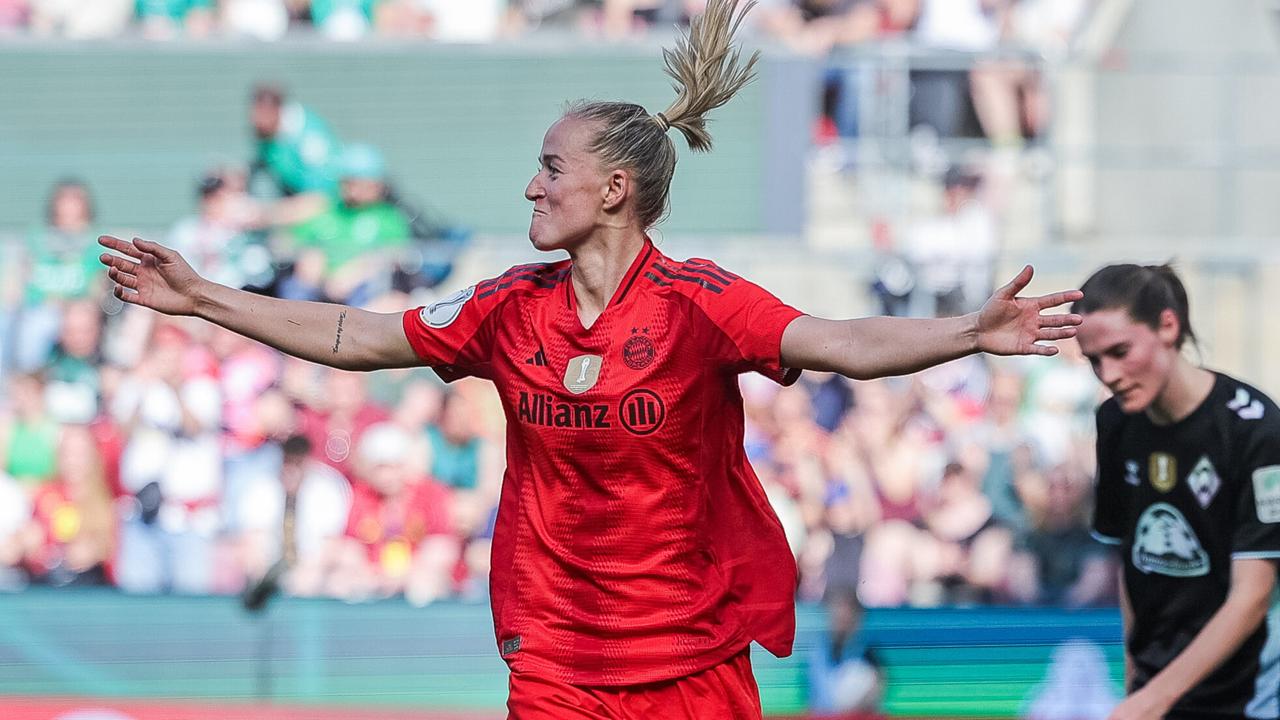 Fußballerinnen des FC Bayern München gewinnen gegen Werder Bremen den DFB-Pokal