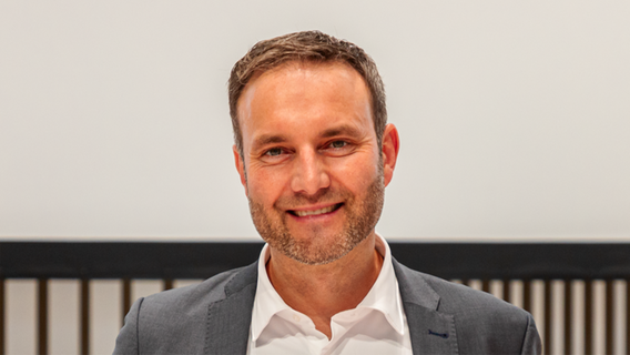 Enrico Schult (AfD) will in der Mecklenburgischen Seenplatte Landrat werden. © Enrico Schult Foto: Enrico Schult/privat