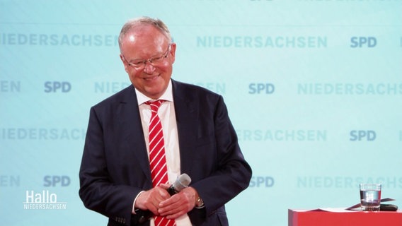 Stephan Weil auf der Bühne. © Screenshot 
