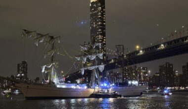 Schiff der mexikanischen Marine rammt Brooklyn Bridge in New York