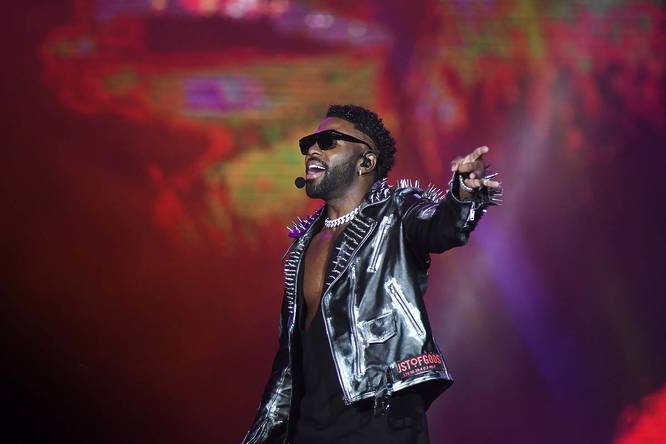 Jason Derulo playing a show in Rio de Janeiro