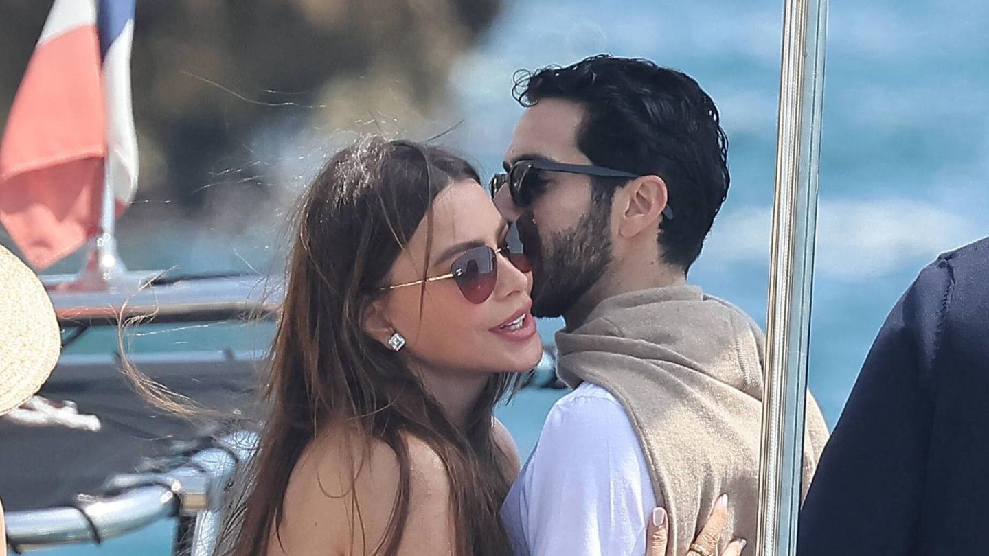 Verliebt? Sofia Vergara turtelt in Cannes mit unbekanntem Mann