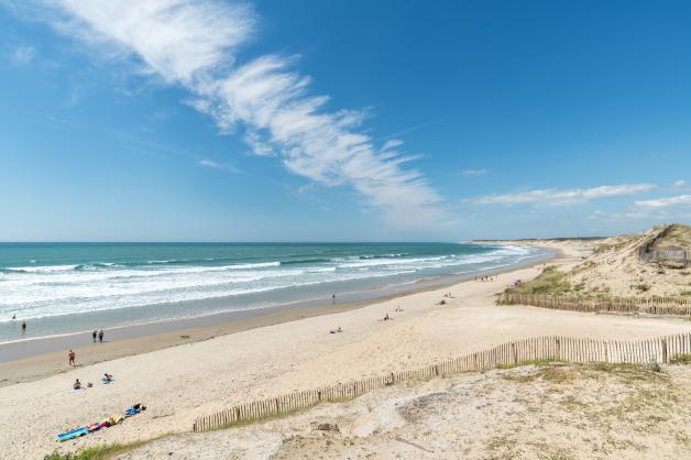Der Strand von Gurp in Grayan-et-l`Hopital an Frankreichs Atlantikküste.