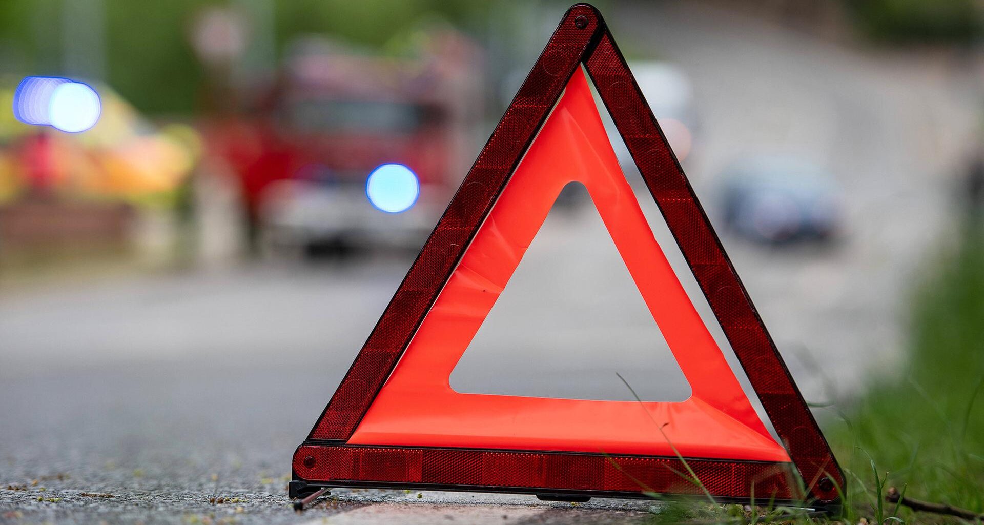 Autofahrerin erfasst Biker - Unfall in Frankfurt | hessenschau.de