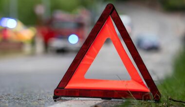 Autofahrerin erfasst Biker - Unfall in Frankfurt | hessenschau.de