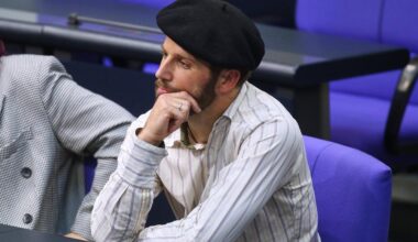 Baden-Württemberg: Linken-Politiker aus Karlsruhe fliegt wegen Mütze aus Bundestag