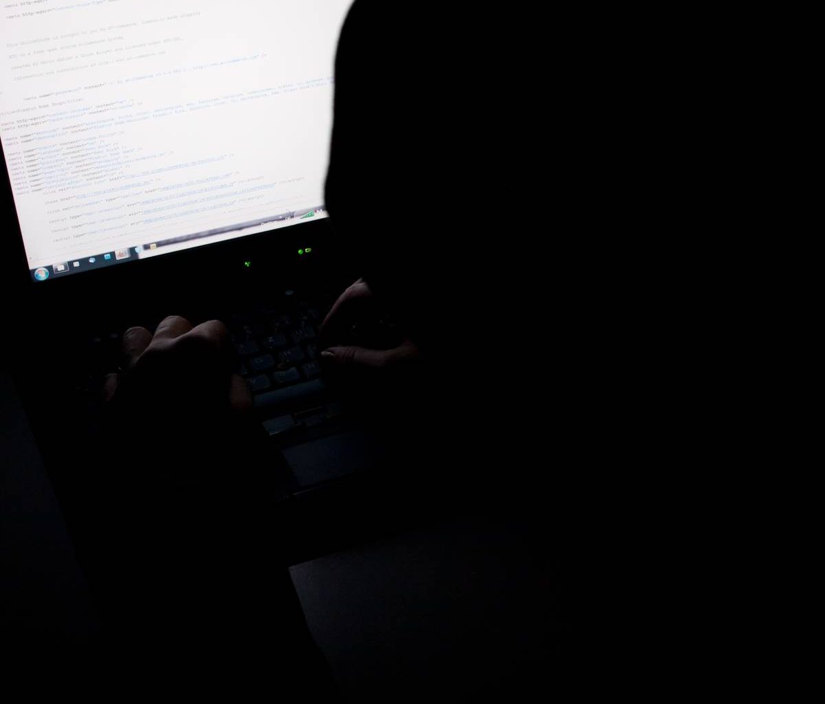 Drohmail an Bonner Schule - laut Polizei keine Gefahr