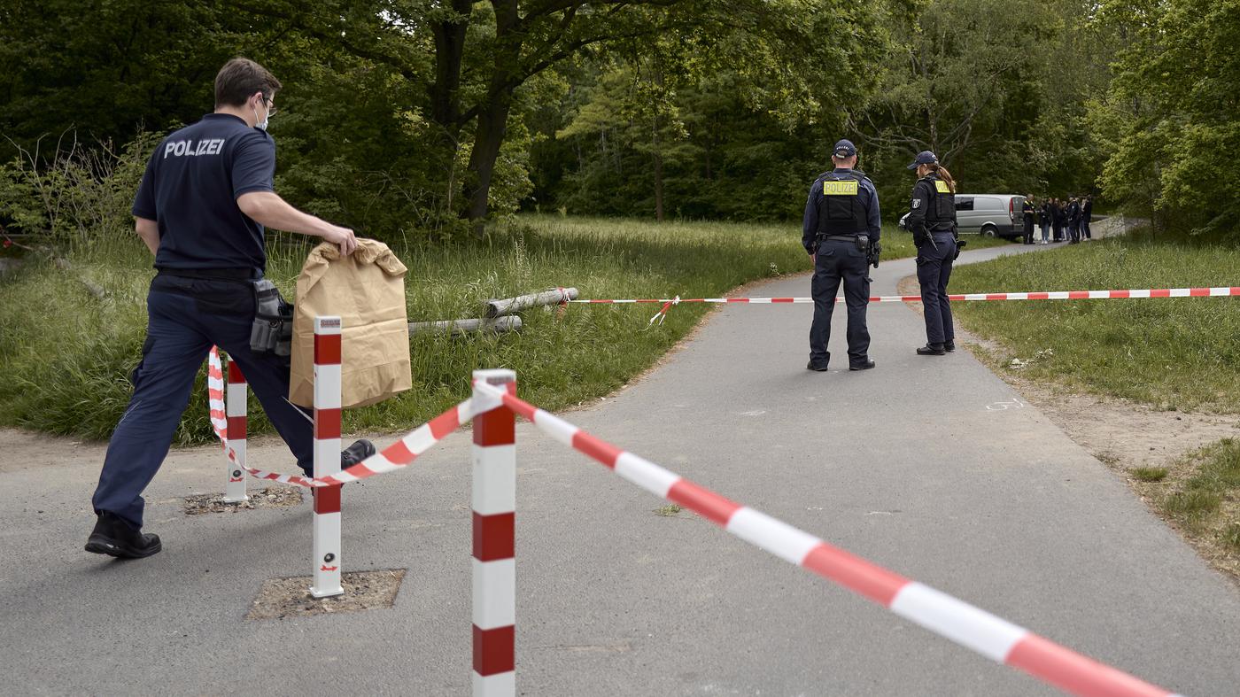 Polizist findet totes Baby an Gehweg in Neukölln