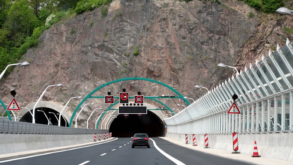 Tunnel auf A17 bei Dresden weiter wegen Bauarbeiten gesperrt