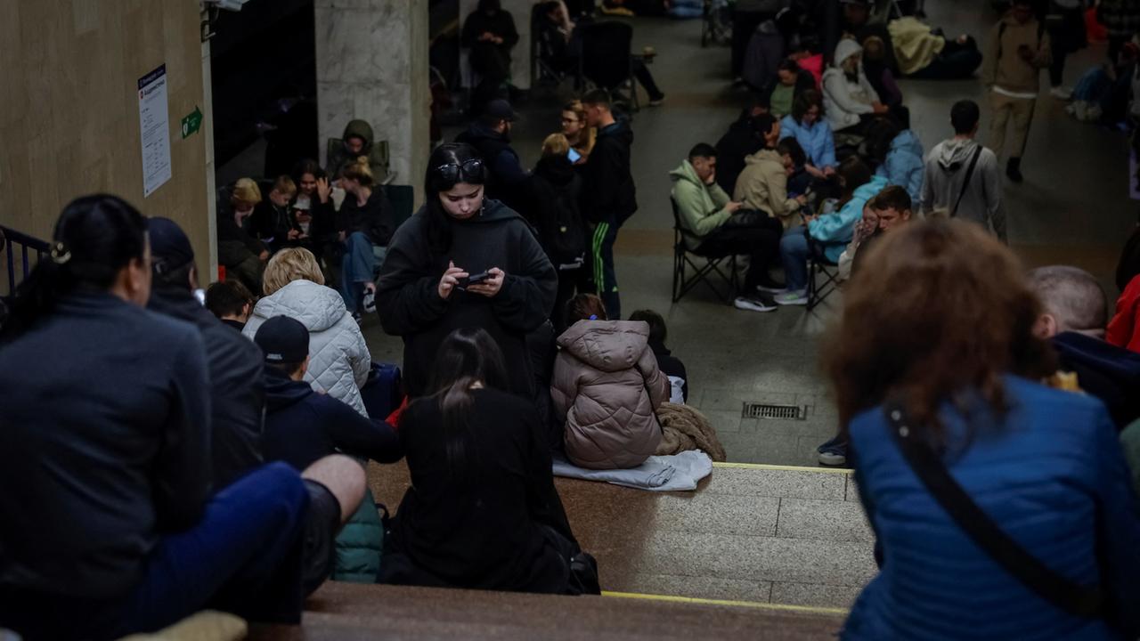 Ukraine-Liveblog: ++ Tote bei Angriffen auf Kiew gemeldet ++
